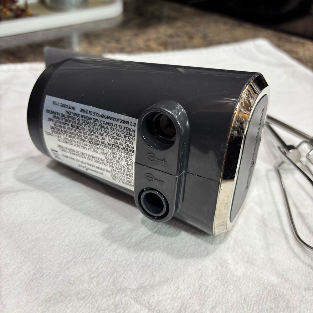 The Pampered Chef- **Replacement** Flex+ Hand Mixer Attachment w/beaters - Picture 8 of 12